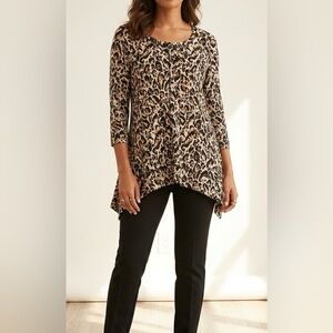 Jones New York Sport Leopard Print Sharkbite Hem Top - Large
